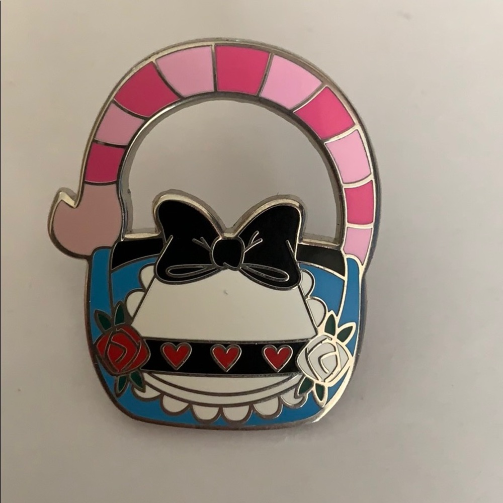 Disney Alice in Wonderland handbag pin